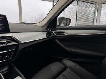 BMW Seria 5 G30-G31 Limuzyna Facelifting 2.0 520i 184KM 2021 BMW 520 520i / 1 właściciel / Salon Polska / FV 23, zdjęcie 23