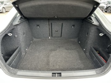 Skoda Octavia III Liftback Facelifting 2.0 TDI 150KM 2018 Skoda Octavia Hak, Podgrzewana przednia szyba/ DSG, zdjęcie 30