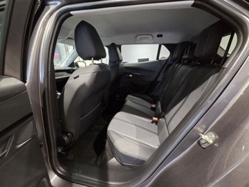 Peugeot 2008 II SUV 1.2 PureTech 130KM 2021 Peugeot 2008 1.2 PureTech Allure EAT8 130KM Gwarancja Dealer 1.2 Benzyna, zdjęcie 7