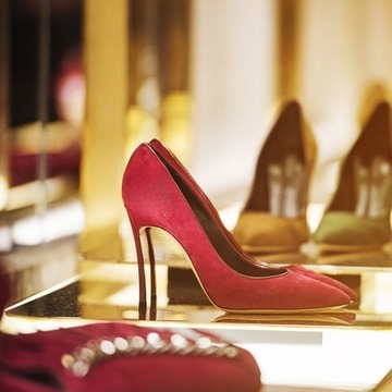 ПРЯЖКИ ДЛЯ ОБУВИ, ЗАЖИМЫ ДЛЯ ОБУВИ, ПОДВЕСКИ ДЛЯ ЖЕНСКОЙ ОБУВИ