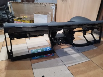 панель приборов, консоль, каркас кабины VW GOLF V