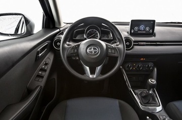 Разъем для мониторов Scion iA Connect 2016