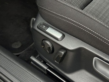 Volkswagen Passat B8 Variant Facelifting 2.0 TDI SCR 150KM 2022 Volkswagen Passat 2.0 TDI 150KM Business DSG SerwisASO Acc Led Nawi AppCon, zdjęcie 17