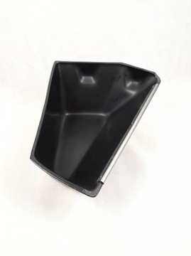 Кормушка наклонена влево