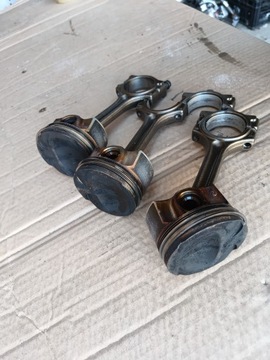 NISSAN PULSAR 14R- 1.2 DIG-T PÍST + OJNICE RENAULT TCE