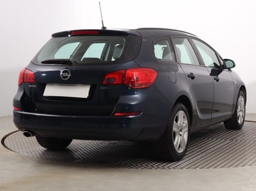 Opel Astra J Sports Tourer 2.0 CDTI ECOTEC 165KM 2011 Opel Astra 2.0 CDTI, 162 KM, Klima, Tempomat, zdjęcie 4