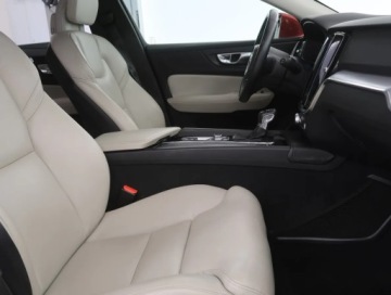 Volvo V60 II  Kombi 2.0 D3 150KM 2019 Volvo V60 D3 2.0, Automat, Skóra, Navi, Klima, zdjęcie 8