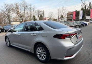 Toyota Corolla XII Sedan 1.8 Hybrid 122KM 2021 Toyota Corolla Kameraczujniki przod i tyl, salon Polska 1.8 Hybryda, zdjęcie 30