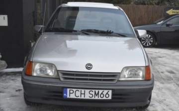 Opel Kadett E Sedan 1.4 i 60KM 1991 Opel Kadett Opel Kadett 1.4 GL 1.4 Benzyna 60KM, zdjęcie 15