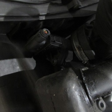 BMW E46 POUZDRO FILTRU VZDUCHU BENZÍN 7508710