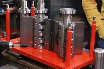 Измельчитель веток ARPAL AM-80BD. Режет ветки до 80 мм.