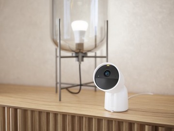 Проводная домашняя IP-камера Philips Hue Secure с настольной подставкой, белая