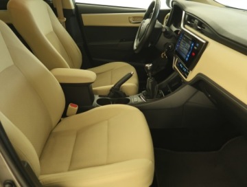 Toyota Corolla XI Sedan 1.6 Valvematic 132KM 2016 Toyota Corolla 1.6 Valvematic, Salon Polska, Navi, zdjęcie 8
