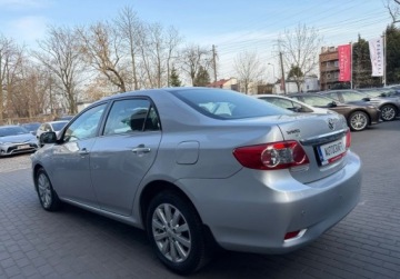 Toyota Corolla X Sedan Facelifting 1.6 Valvematic 132KM 2011 Toyota Corolla salon Polska 1.6 Benzyna 132KM, zdjęcie 18