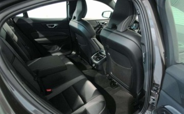 Volvo S60 III 2023 Volvo S60 Volvo S60 B5 B AWD Ultimate Dark 2.0 Hybryda 250KM, zdjęcie 16