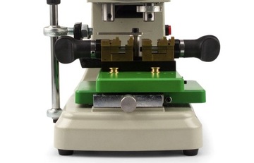 Станок для изготовления ключей, фрезерный станок и копировальный аппарат 998А