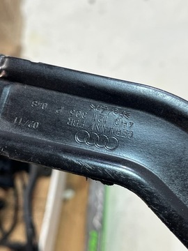 DRŽÁK VENTILU VODY AUDI A8 D4 4H0121305P