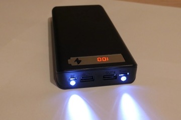 ЧЕХОЛ POWERBANK ДЛЯ 8 x 18650 2xUSB СВЕТОДИОДНЫЙ ФОНАРИК