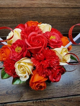 PIĘKNY Bukiet kosz kwiaty mydlane pachnące CZERWONY z NAPISEM topperem pik