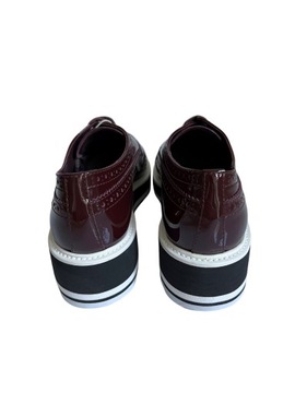Бордовые лакированные лоферы PRADA, размер 36.