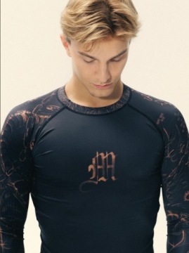 MANTO RASHGUARD LONGSLEEVE FREE HUGS XL