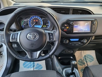 Toyota Yaris III Hatchback 5d Facelifting Hybrid 100KM 2016 Toyota Yaris 1.5 Hybrid 100% Org Przebieg 132 Tyś, zdjęcie 14