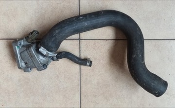 VOLVO OBUDOWA TERMOSTATU WĄŻ CHŁODNICY S60 XC70