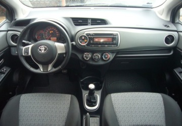 Toyota Yaris III Hatchback 5d 1.0 VVT-i 69KM 2013 Toyota Yaris Toyota Yaris III Salon PL - I wlasciciel Benzyna 69KM, zdjęcie 14
