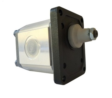 pompa z przekładnią pod TUR do Ursus C360