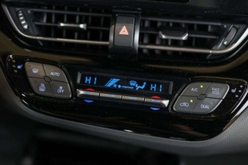 Toyota C-HR I Crossover Facelifting 1.8 Hybrid 122KM 2023 Toyota C-HR 1.8 Hybrid GPF GR Sport 1.8 Hybryda 122KM, zdjęcie 23