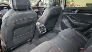 Volkswagen Passat B8 Variant Facelifting 2.0 TDI SCR 150KM 2025 Volkswagen Passat Variant Business Plus 2.0 TDI DSG7Side AssistNawigacjaFo, zdjęcie 19