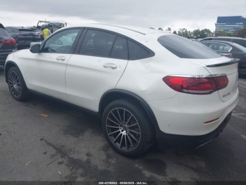 Mercedes GLC C253 2021 Mercedes-Benz GLC 300 4Matic Coupe 2021 2.0l 2.0 Benzyna 255KM, zdjęcie 3