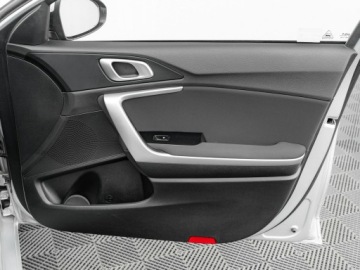 Kia Ceed III Kombi Facelifting 1.5 T-GDI 160KM 2022 Kia Cee'd GD4E578#1.5 T-GDI M K.cofania 2 stref, zdjęcie 30