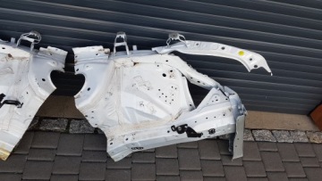 ФАРТУК ЧЕТВЕРТИ СТРИНГЕРА LEXUS UX