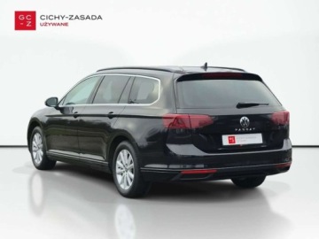 Volkswagen Passat B8 Variant Facelifting 2.0 TDI SCR 150KM 2022 Volkswagen Passat Variant FULL LEDDSG Masaze Virtual HAK Faktura VAT, zdjęcie 2