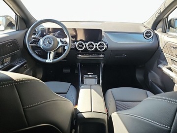 Mercedes GLA II Off-roader 1.3 180 136KM 2023 Mercedes-Benz GLA Mercedes-Benz GLA 180 1.3 Benzyna 136KM, zdjęcie 12