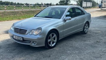 Mercedes Klasa C W203 Sedan W203 2.1 (C 220 CDI) 150KM 2005 Mercedes-Benz Klasa C Raty 2.2 cdi 150KM Automat Polskora tylko 200tys km, zdjęcie 1
