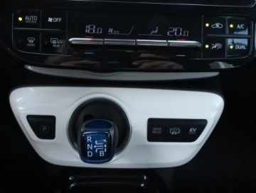 Toyota Prius IV Hatchback 1.8 Hybrid 122KM 2017 Toyota Prius 1.8 PHV, Serwis ASO, Automat, Skóra, zdjęcie 15