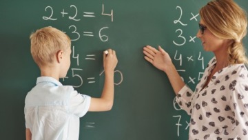 Магнитная доска для школьных мелов ЗЕЛЕНАЯ 170х100.