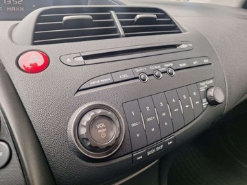 Honda Civic VIII Hatchback 3d 1.8 i-VTEC 140KM 2011 Honda Civic 1.8 benzyna 140KM cz.park. alufelgi klima autom. multifunkcja, zdjęcie 22