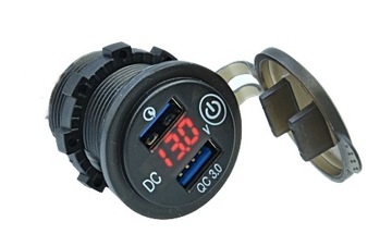 Szybka ładowarka 2x USB z wbudowanym woltomierzem cyfrowym ON-OFF