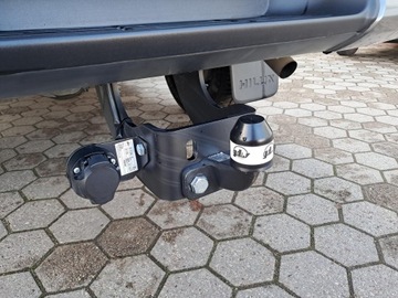 Toyota Hilux VIII Podwójna kabina Facelifting 2.8 D-4D 204KM 2023 Toyota Hilux 2.8 D-4D Double Cab Invincible 4x4 Hi, zdjęcie 23