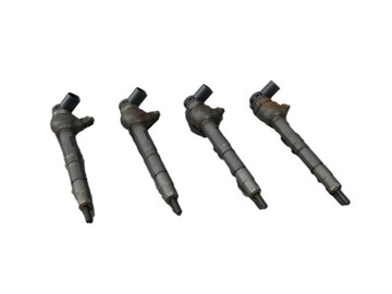 Wtryskiwacze komplet 03L130277Q CADDY III 2.0 TDI