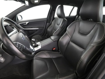 Volvo V60 I Kombi Facelifting 2.0 D2 DRIVE-E 120KM 2017 Volvo V60 Linje Svart D2 skóra navi PDC grzane, zdjęcie 12