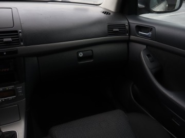 Toyota Avensis II Kombi 2.2 D-4D 177KM 2007 Toyota Avensis 2.2 D-CAT, 174 KM, HAK, Klima, zdjęcie 7