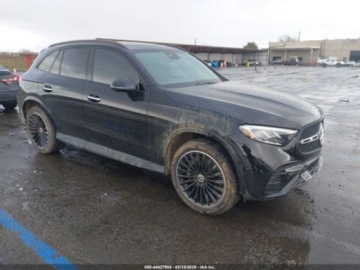 Mercedes GLC C254/X254 2023 Mercedes-Benz GLC 300 4matic, 2023r., 4x4, 2.0L 2.0 Hybryda 255KM, zdjęcie 1