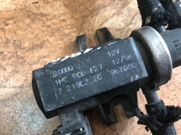 AUDI A4 B5 1.9TDI ВАКУУМНЫЙ КЛАПАН *