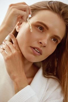 РЕГЕНЕРИРУЮЩАЯ И ОТшелушивающая СЫВОРОТКА ДЛЯ ЛИЦА пять AHA кислот Mohani 30 мл