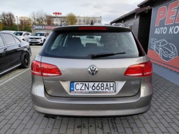 Volkswagen Passat B7 Variant 2.0 TDI CR DPF BlueMotion 140KM 2014 Volkswagen Passat Grzane fotele Klimatronik 2xPDC Alu Tempomat Hak 2.0, zdjęcie 5