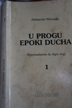 U PROGU EPOKI DUCHA A . KLIZOWSKI